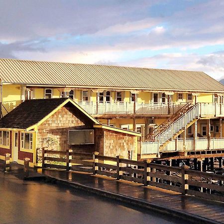 Seine Boat Inn Alert Bay Ngoại thất bức ảnh