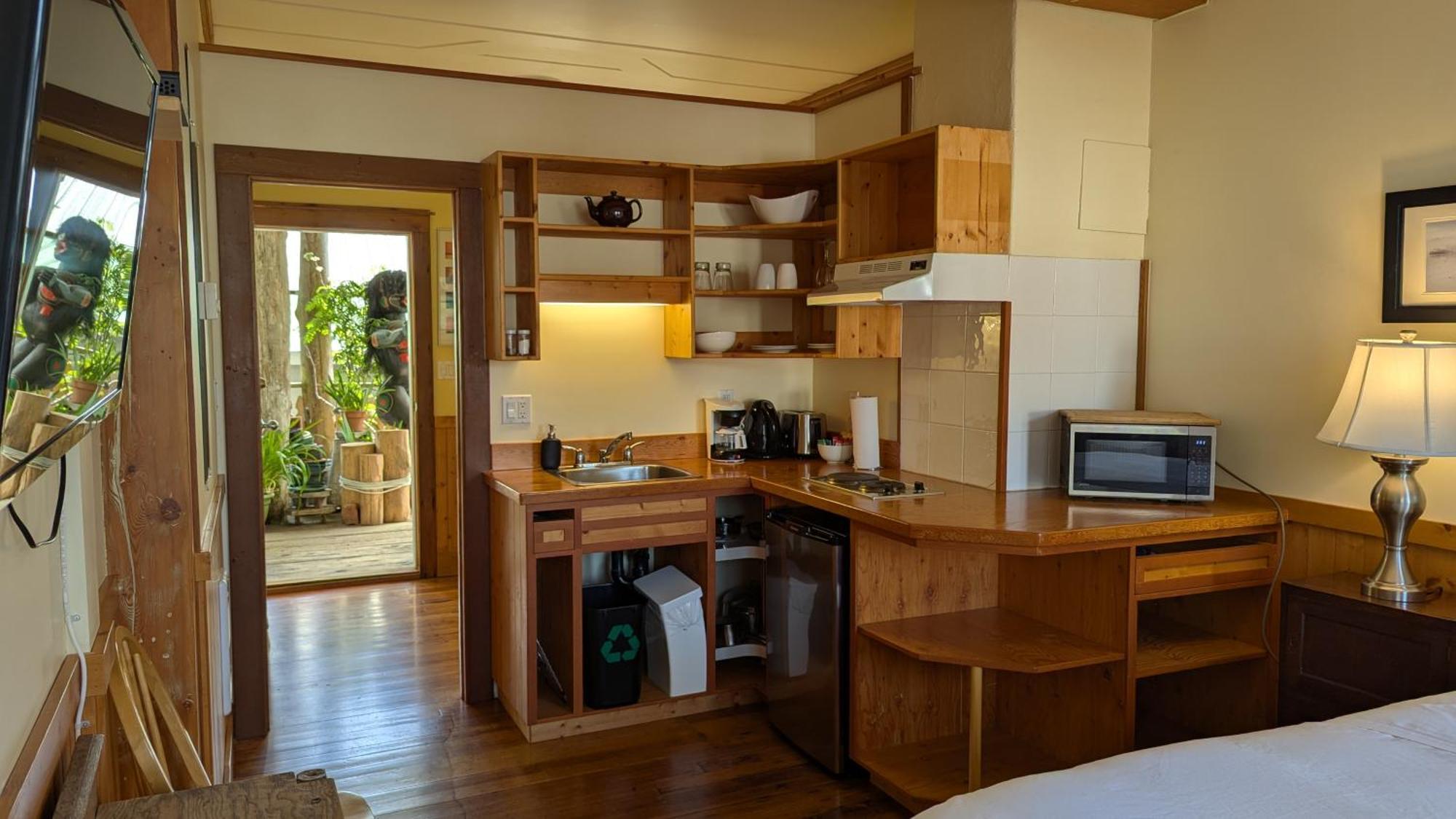 Seine Boat Inn Alert Bay Ngoại thất bức ảnh