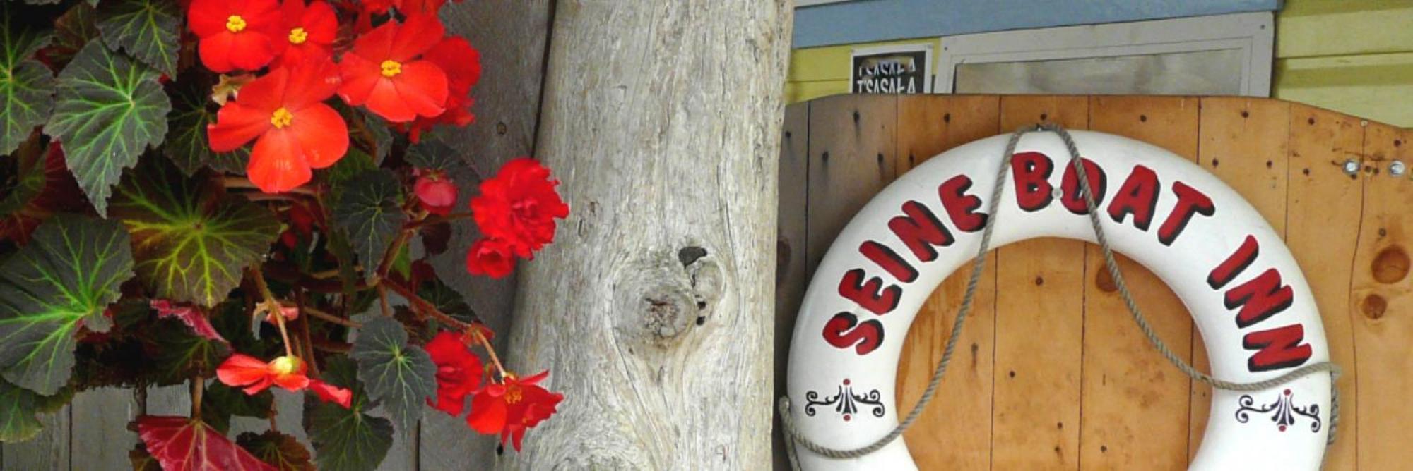 Seine Boat Inn Alert Bay Ngoại thất bức ảnh