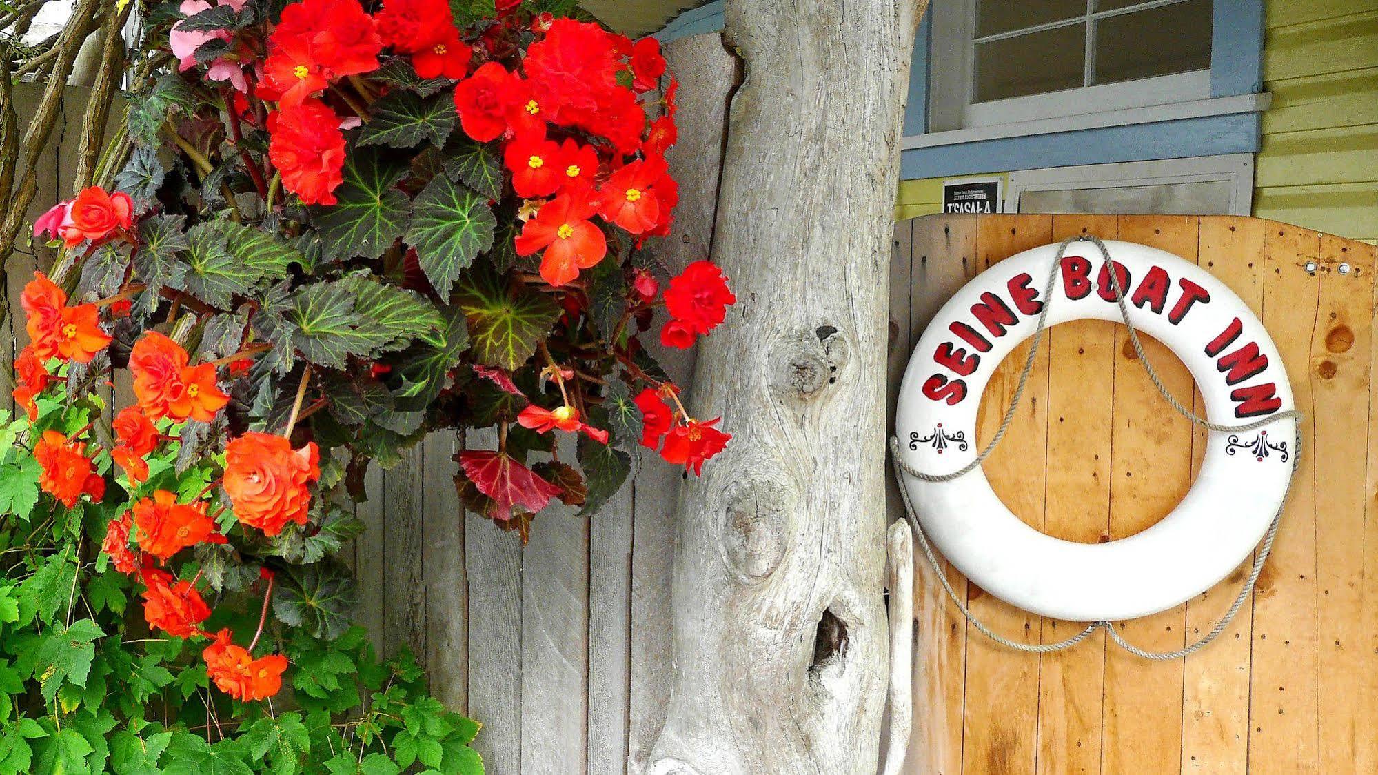 Seine Boat Inn Alert Bay Ngoại thất bức ảnh