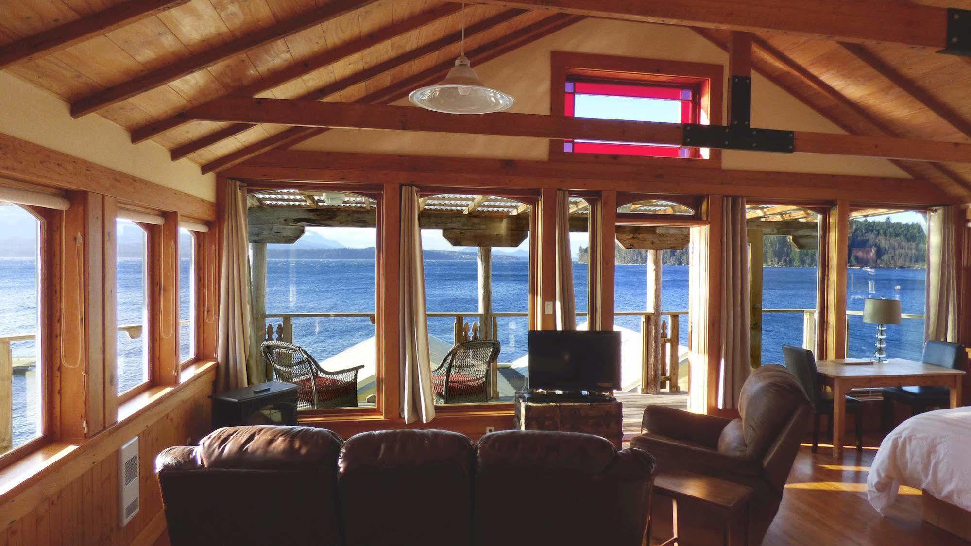 Seine Boat Inn Alert Bay Ngoại thất bức ảnh